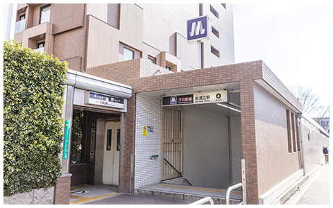 「新深江駅」4番出口より徒歩4分 駐輪場やコインパーキングも完備